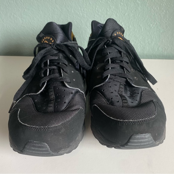 Nike Air Huarache Sneakers - Picture 4 of 10